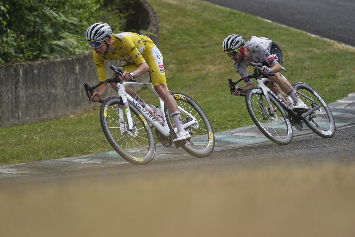 Yates wins Tour de France's first mountainous stage and Healy takes yellow jersey | iNFOnews.ca Yates wins Tour de France's first mountainous stage and Healy takes yellow jersey | iNFOnews.ca