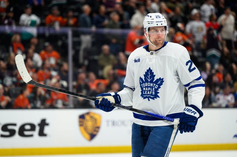 Maple Leafs trade defenceman Brandon Carlo to Blues for a pair of third-round picks | iNFOnews.ca