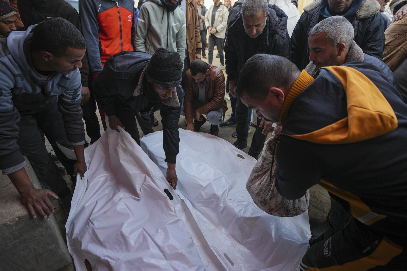 Gunmen targeting bus in the occupied West Bank kill 3 people | iNFOnews.ca Gunmen targeting bus in the occupied West Bank kill 3 people | iNFOnews.ca