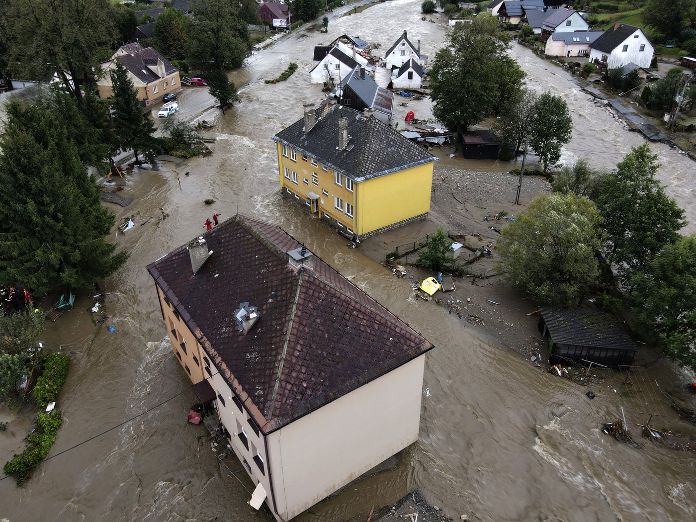 Czech vote in Senate and regional elections in the aftermath of massive flooding | iNFOnews.ca