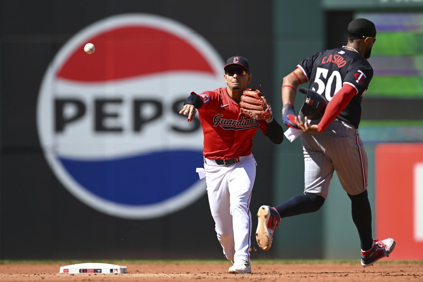 Guardians clinch AL playoff berth with walk-off, 3-2 win in 10 innings over Twins | iNFOnews.ca