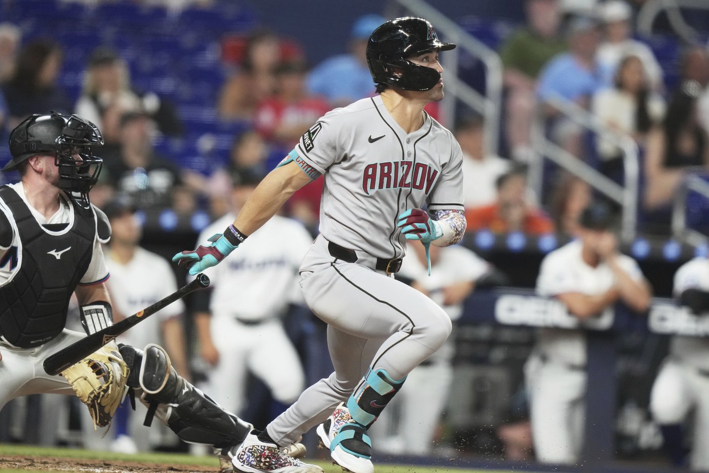 Carroll hits a grand slam as the Diamondbacks beat the Marlins 10-4 | iNFOnews.ca