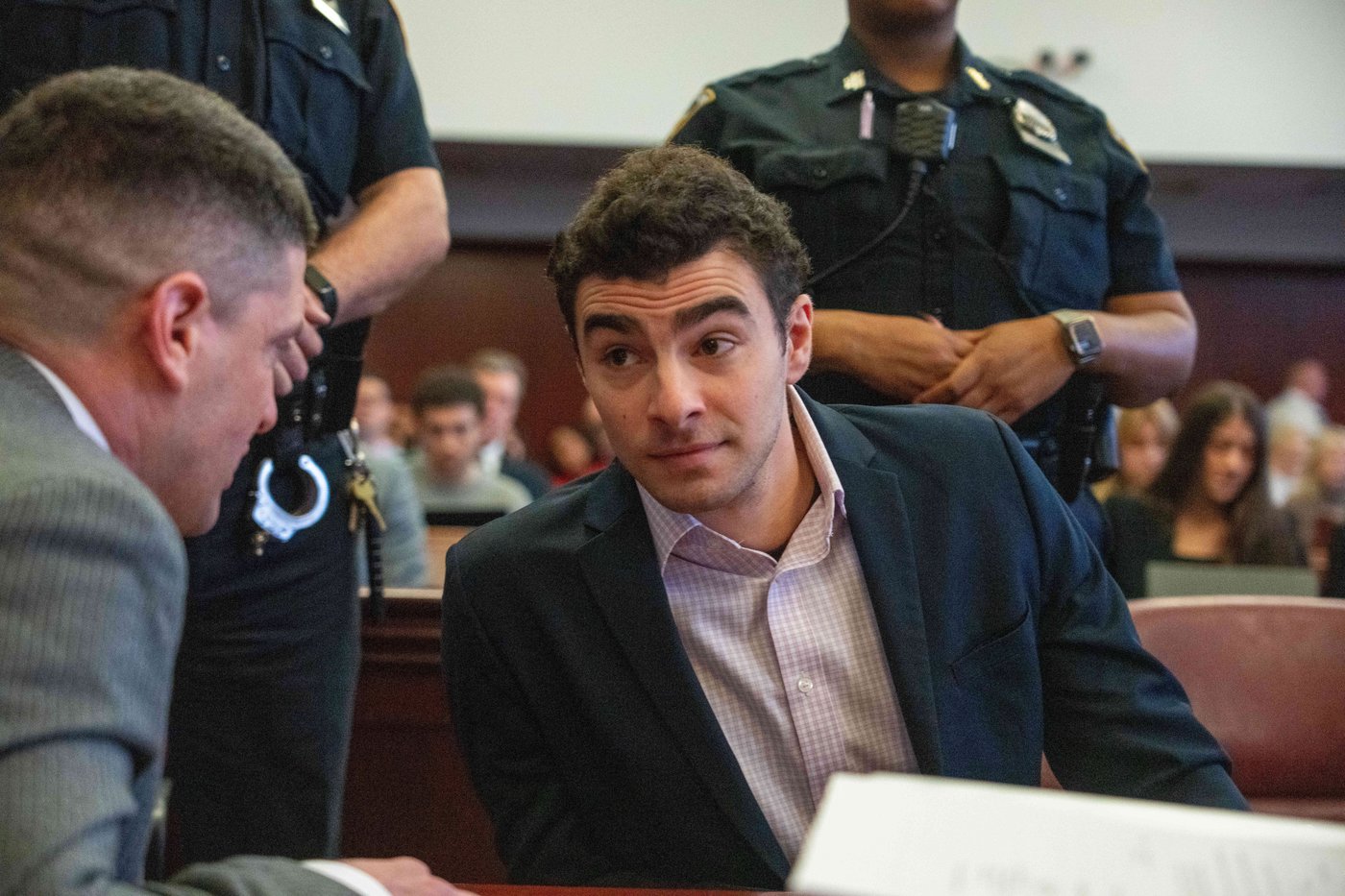 Police bodycam footage played in court shows the minutes leading up to Luigi Mangione's arrest | iNFOnews.ca