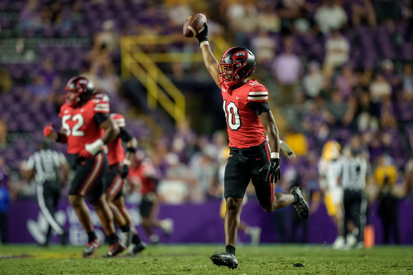 Damian Ramos kicks 2 FGs, LSU beats Western Kentucky 13-10 | iNFOnews.ca