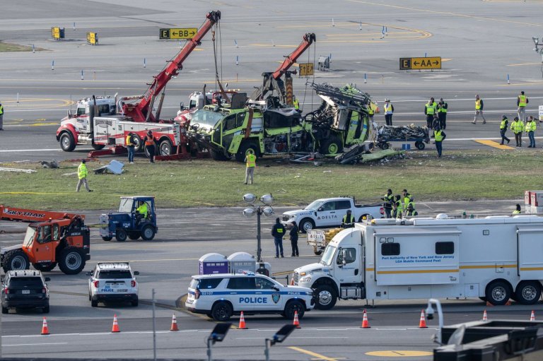 Watchdog report confirms truck involved in Air Canada plane crash had no transponder | iNFOnews.ca