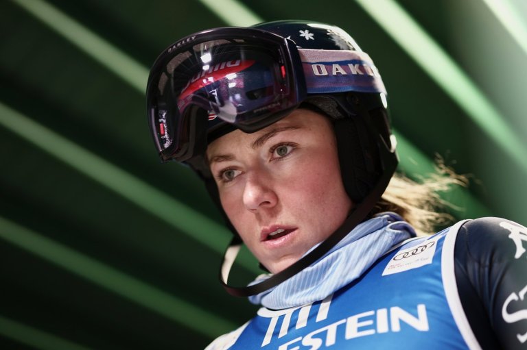 US ski star Shiffrin dominates opening run in 1st World Cup slalom of Olympic season | iNFOnews.ca