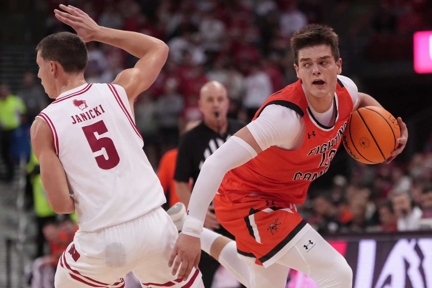 Blackwell scores 31 points as No. 24 Wisconsin opens with 96-64 victory over Campbell | iNFOnews.ca Blackwell scores 31 points as No. 24 Wisconsin opens with 96-64 victory over Campbell | iNFOnews.ca