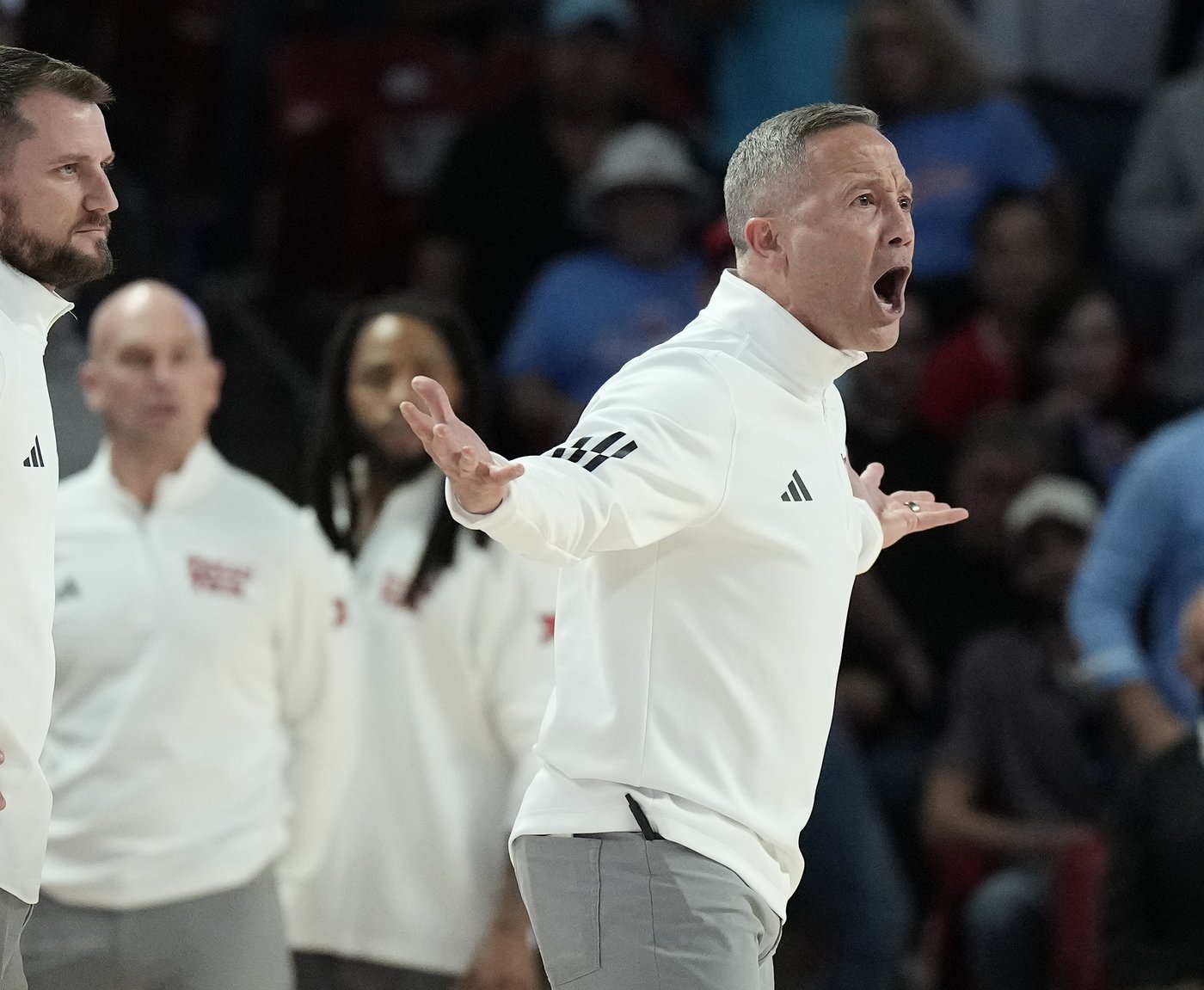 Texas Tech coach McCasland, JT Toppin ejected early in 82-81 OT win over Houston | iNFOnews.ca Texas Tech coach McCasland, JT Toppin ejected early in 82-81 OT win over Houston | iNFOnews.ca