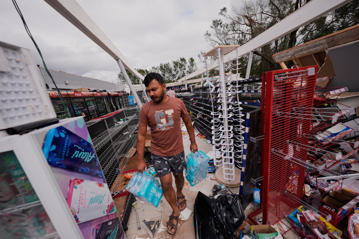 4 dead from storm as Isaias brings threat of floods across the Southeast | iNwheels 4 dead from storm as Isaias brings threat of floods across the Southeast | iNwheels