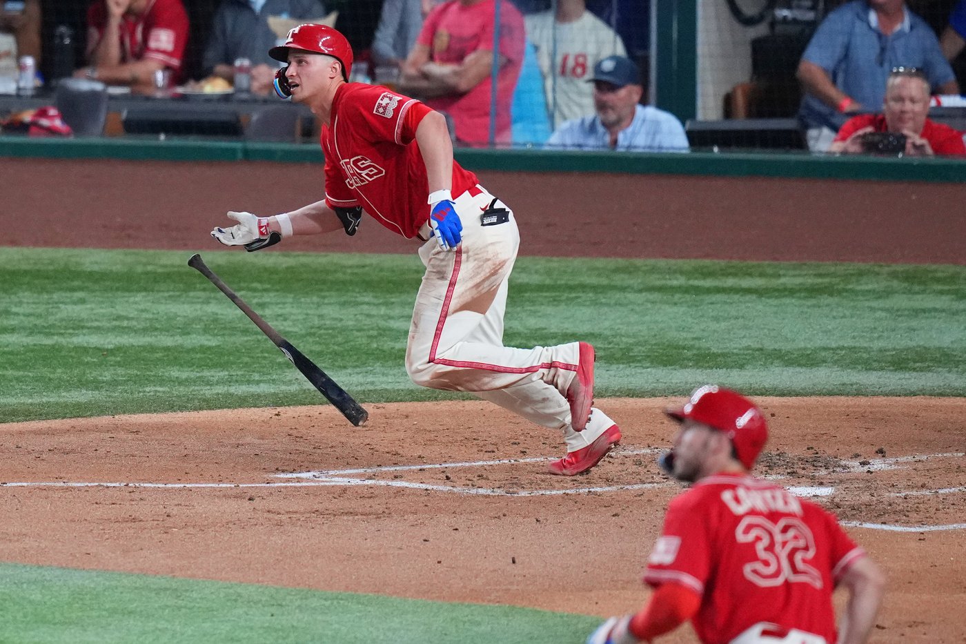 Corey Seager's RBI double helps Rangers beat sloppy Blue Jays 7-1 and close gap in playoff race | iNFOnews.ca