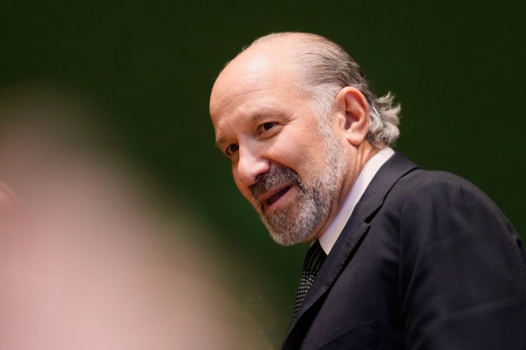 Lutnick calls Carney's speech 'political noise' and cautions Canada on China deal | iNFOnews.ca