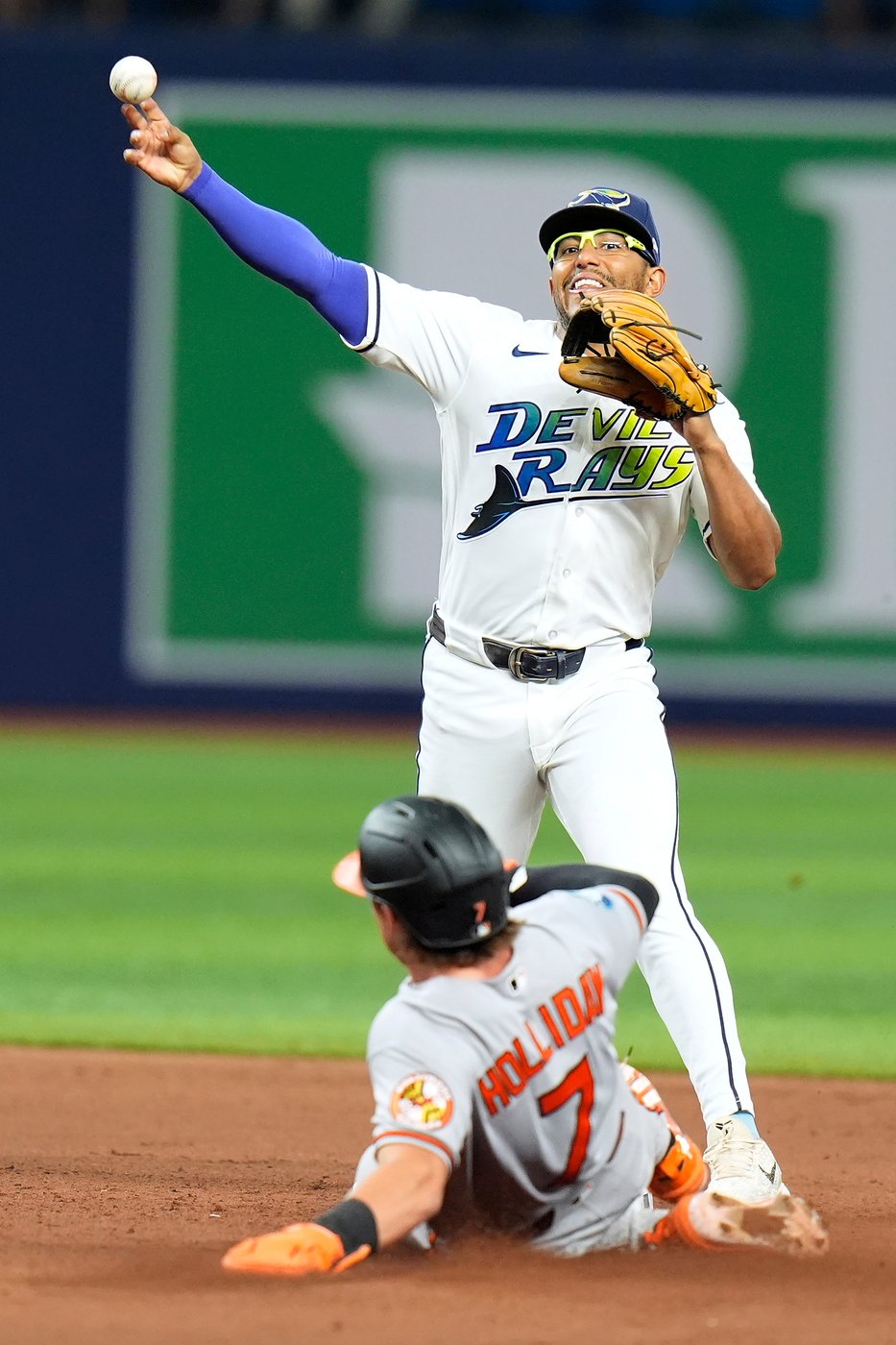 Beavers’ 2-run pinch-hit single sparks the Orioles’ 6-5 win over the Rays | iNFOnews.ca