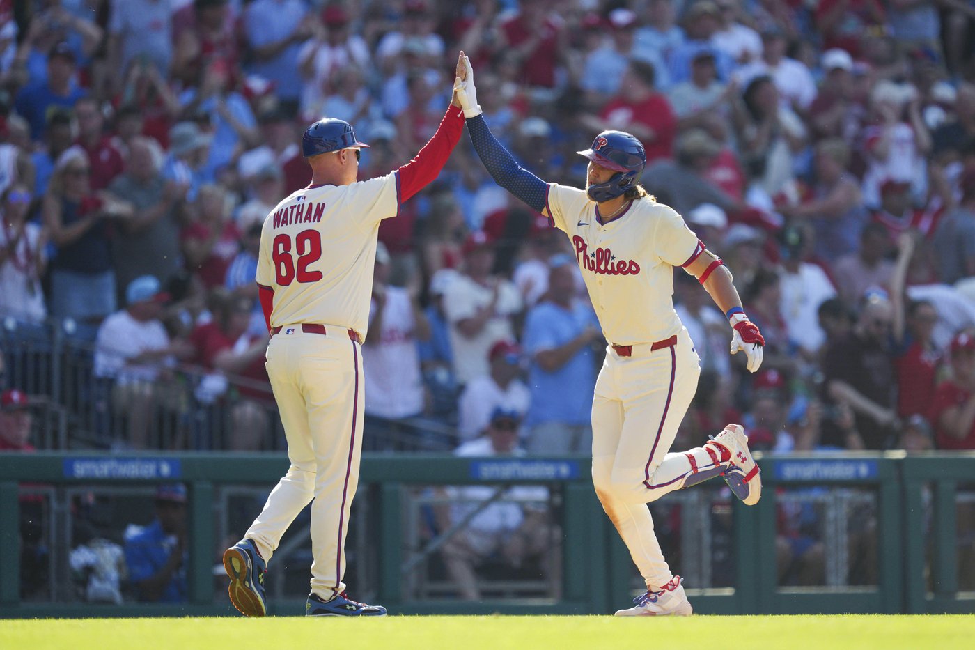Bohm, Schwarber each hit 2-run homers to power Phillies past Reds, 5-1 | iNFOnews.ca