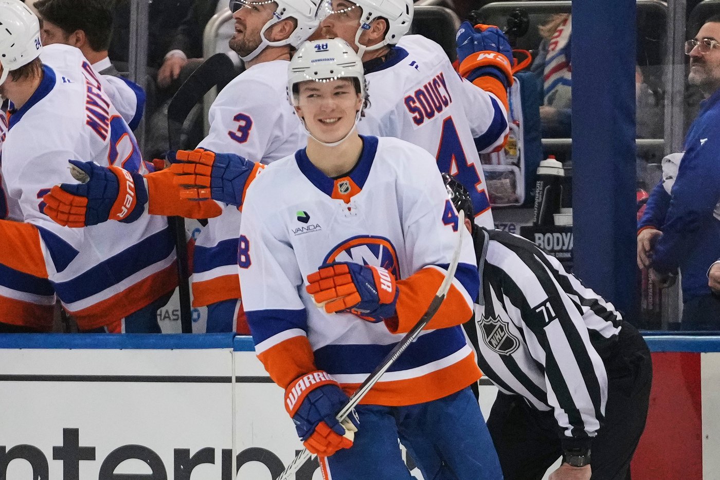 Islanders' Matthew Schaefer passes Bobby Orr for the 2nd-most goals by an 18-year-old defenseman | iNFOnews.ca