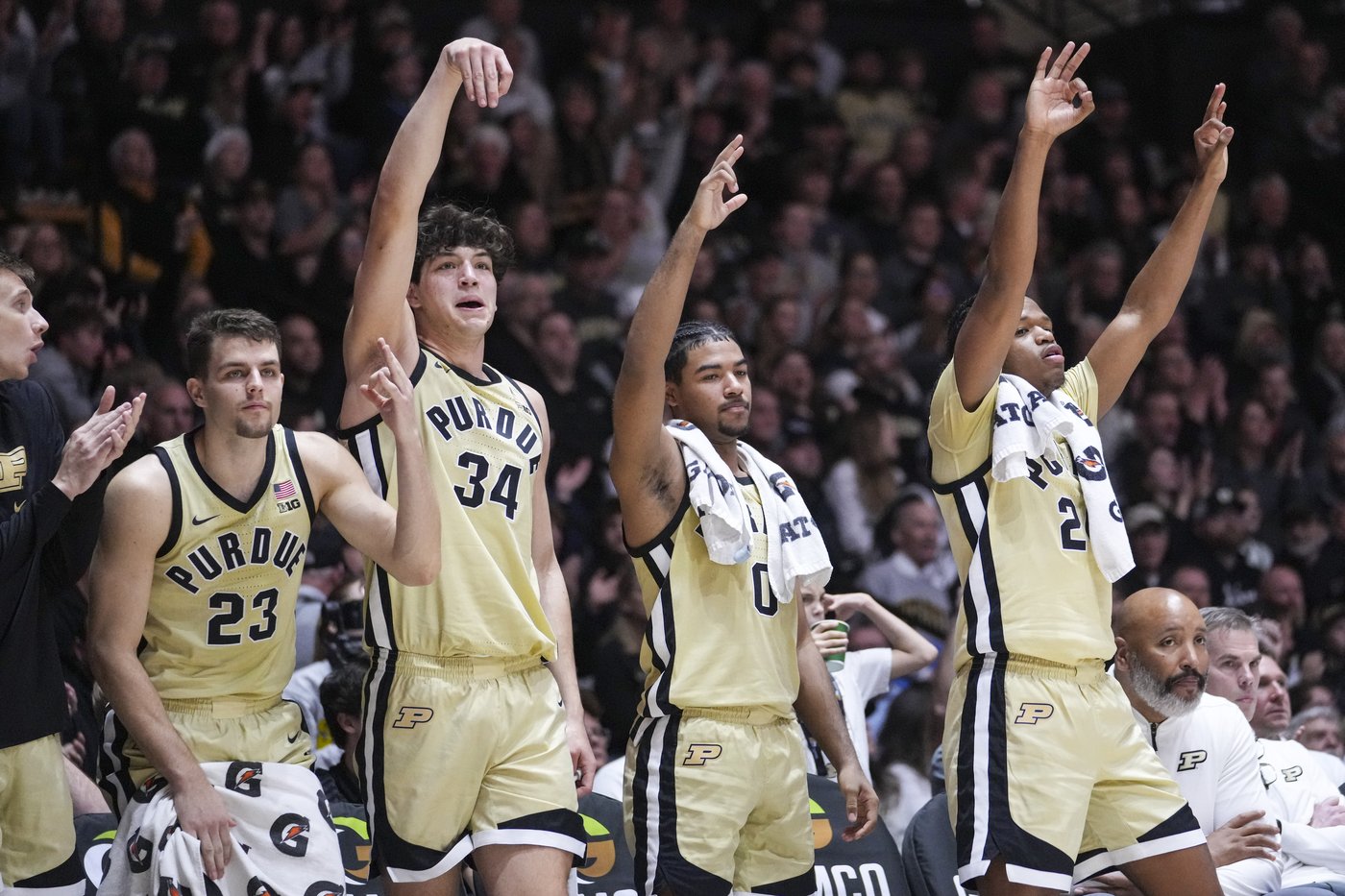Smith scores 34 to push No. 21 Purdue past Toledo 83-64 | iNFOnews.ca