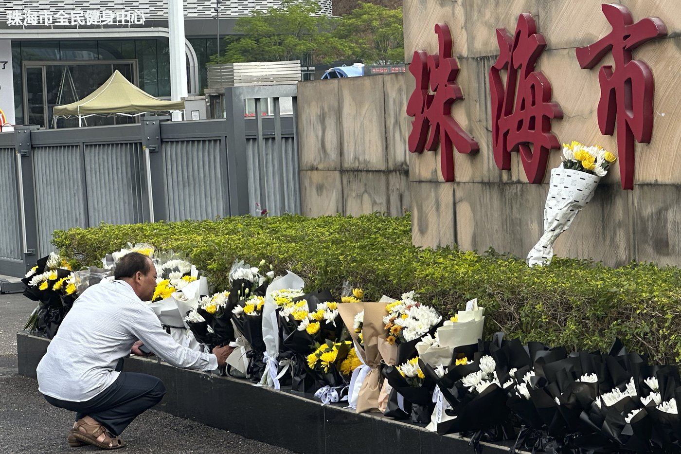 Driver rams his car into crowd in China, killing 35. Police say he was upset about his divorce | iNFOnews.ca