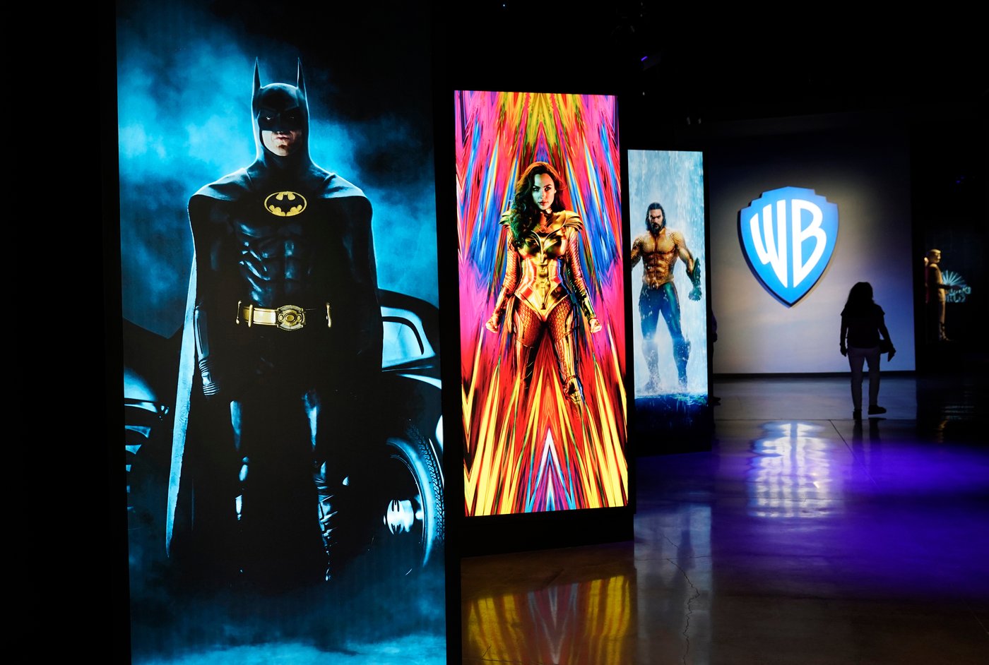 Netflix to acquire Warner Bros. studio and streaming business for $72 billion | iNFOnews.ca