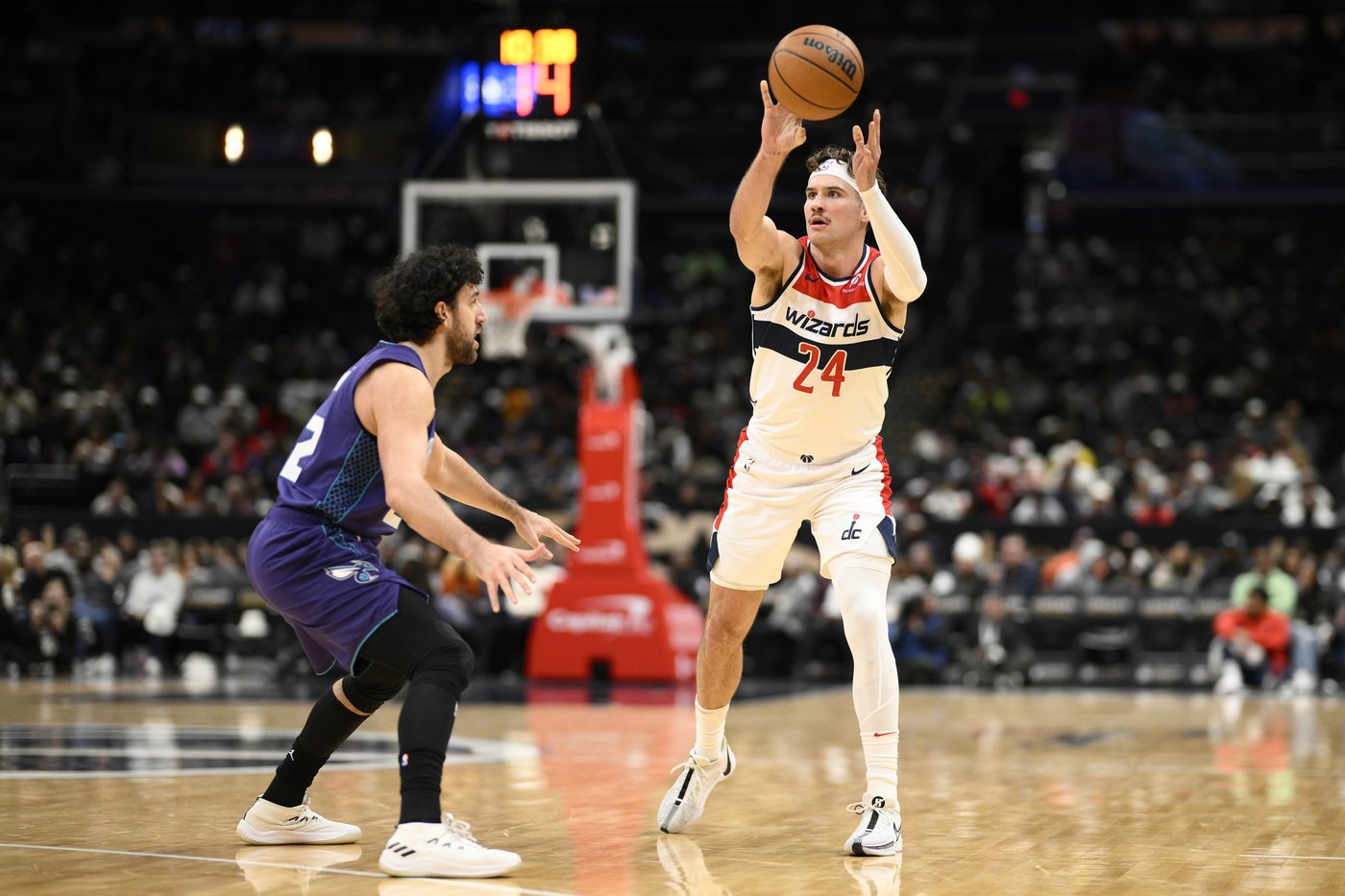 Jordan Poole, Malcolm Brogdon help Wizards snap 3-game skid with a 123-114 win over the Hornets | iNFOnews.ca