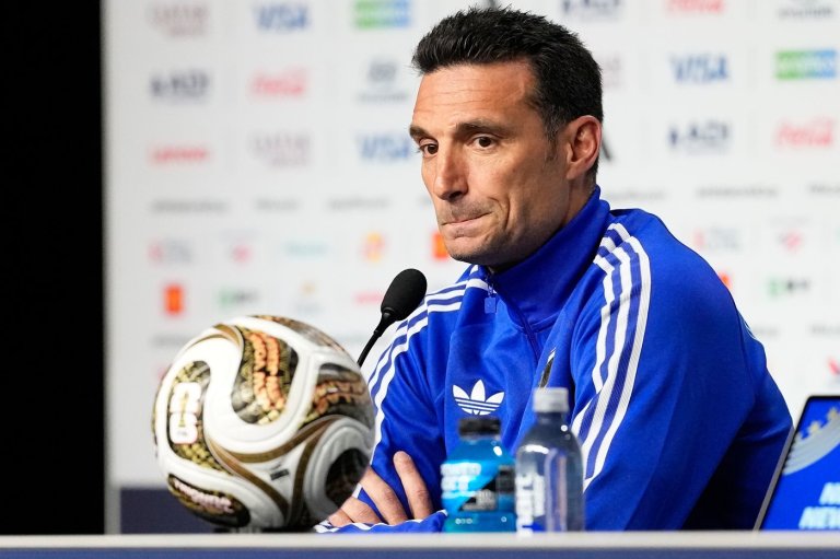 Argentina players urge coach Lionel Scaloni to stay amid contract talks | iNFOnews.ca