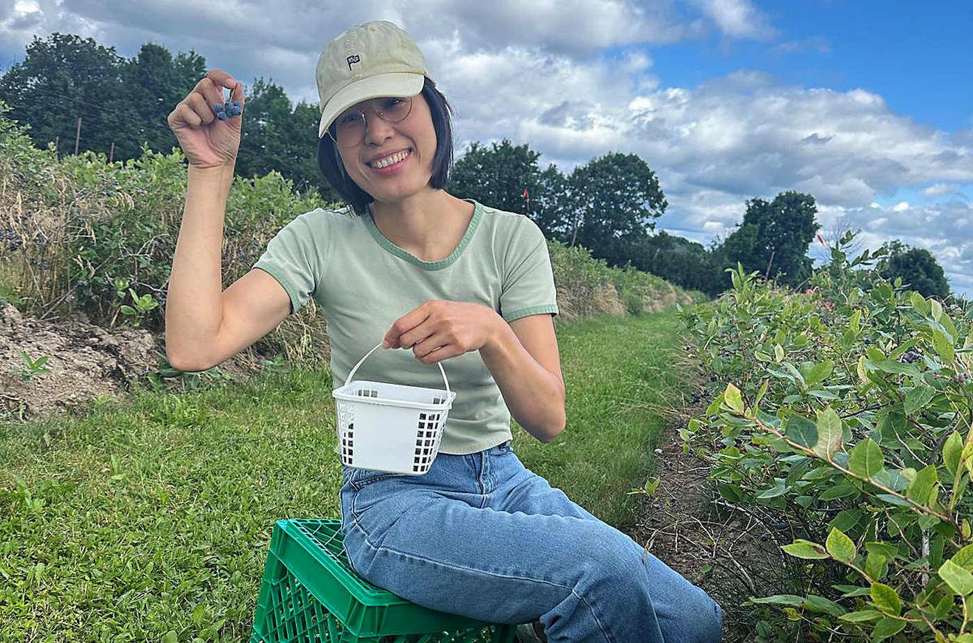 The rent-a-friend industry is booming among Canada's Chinese diaspora | iNFOnews.ca The rent-a-friend industry is booming among Canada's Chinese diaspora | iNFOnews.ca