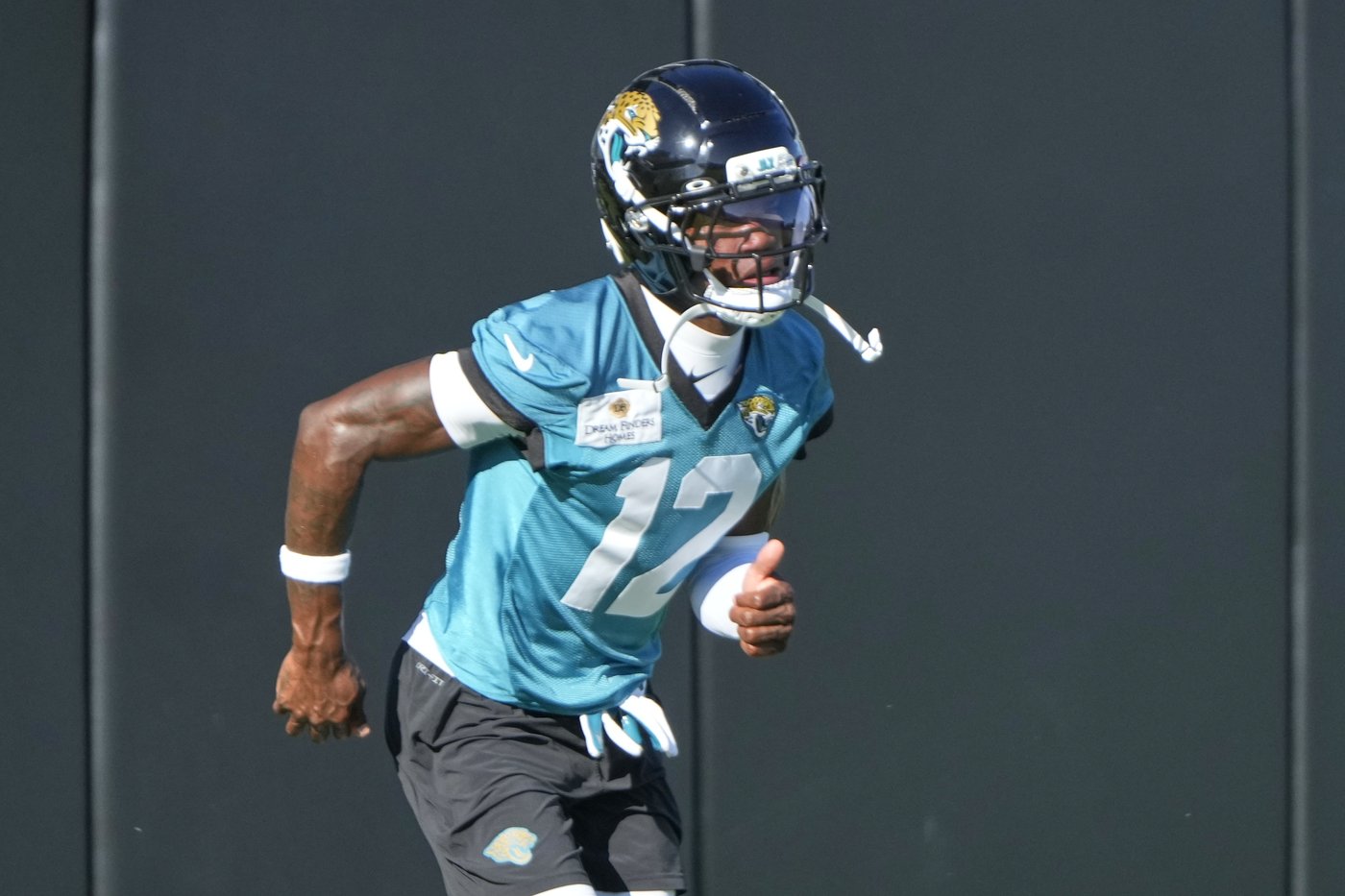 Playing both sides of the ball is now part of Travis Hunter's regular routine with the Jaguars | iNFOnews.ca Playing both sides of the ball is now part of Travis Hunter's regular routine with the Jaguars | iNFOnews.ca