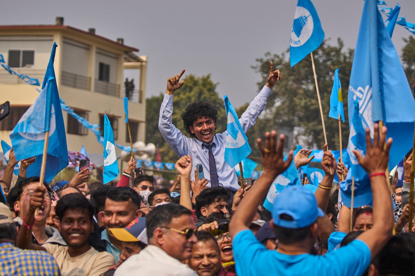 Photos of Nepali former rapper drawing crowds to his campaign for prime minister | iNFOnews.ca