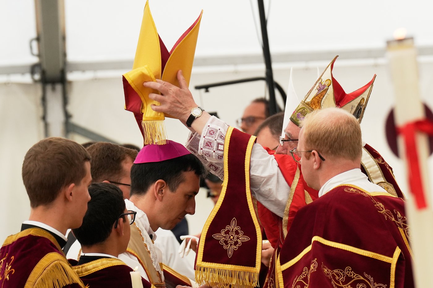 Traditionalist Catholics face a difficult choice after Vatican cuts off breakaway group | iNFOnews.ca Traditionalist Catholics face a difficult choice after Vatican cuts off breakaway group | iNFOnews.ca
