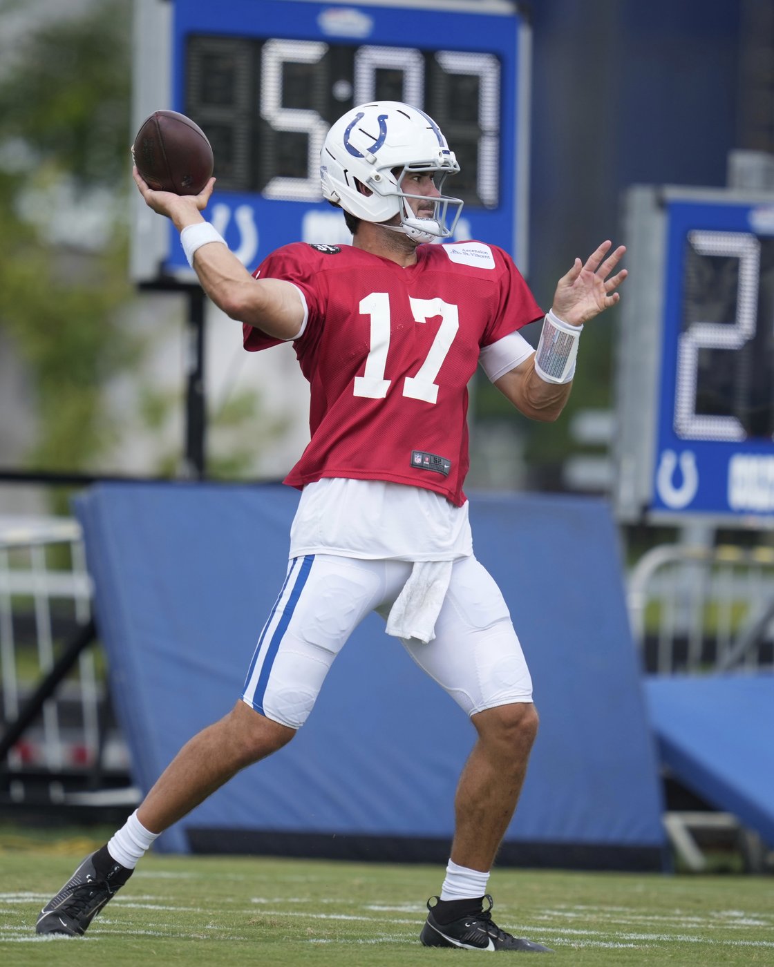 Love's absence, Colts QB battle are feature attractions of joint practice with Packers | iNFOnews.ca