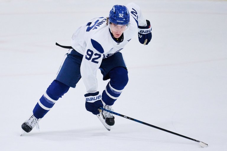 Top pick Gavin McKenna lines up with John Tavares and William Nylander at Leafs' camp | iNFOnews.ca