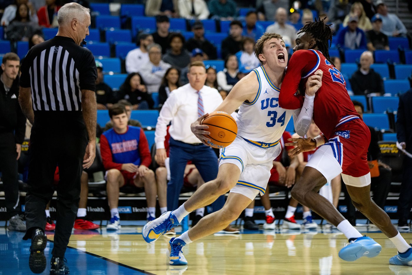 No. 15 UCLA overcomes West Georgia's early 3-point barrage to win 83-62 without Donovan Dent | iNFOnews.ca