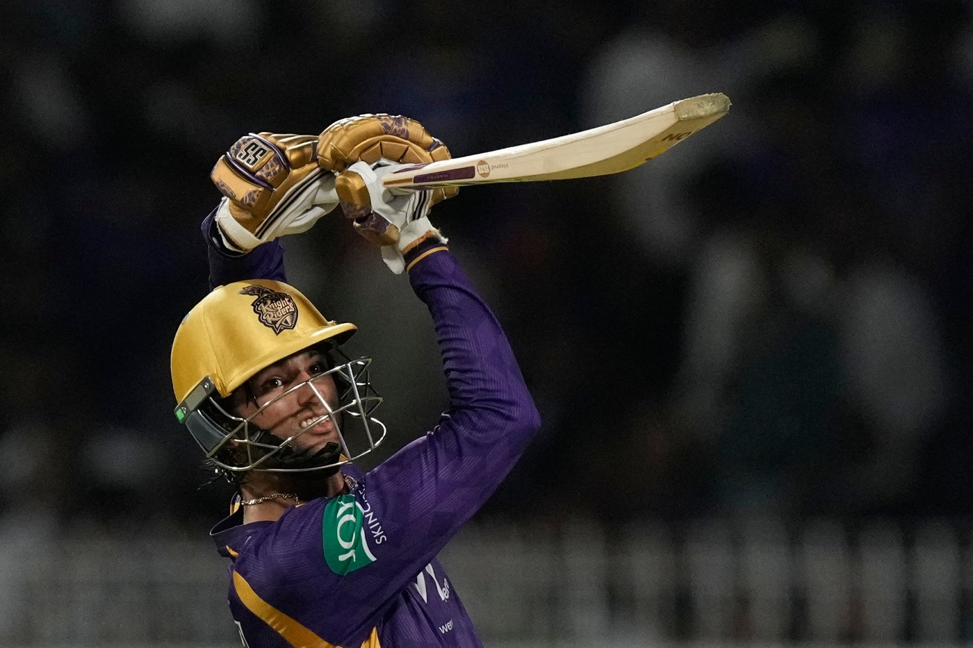 Allen blazes 93 to keep Kolkata in IPL playoffs chase at Gujarat's expense | iNFOnews.ca