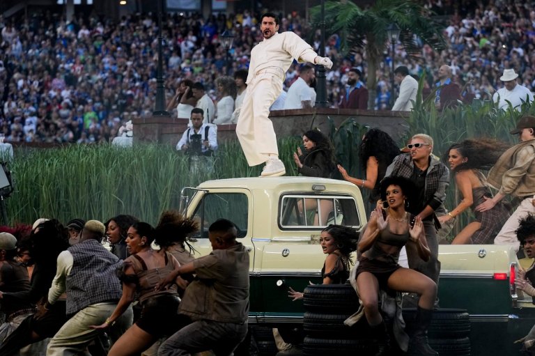 Review: Bad Bunny brought Puerto Rico's history and culture to a revolutionary Super Bowl show | iNFOnews.ca