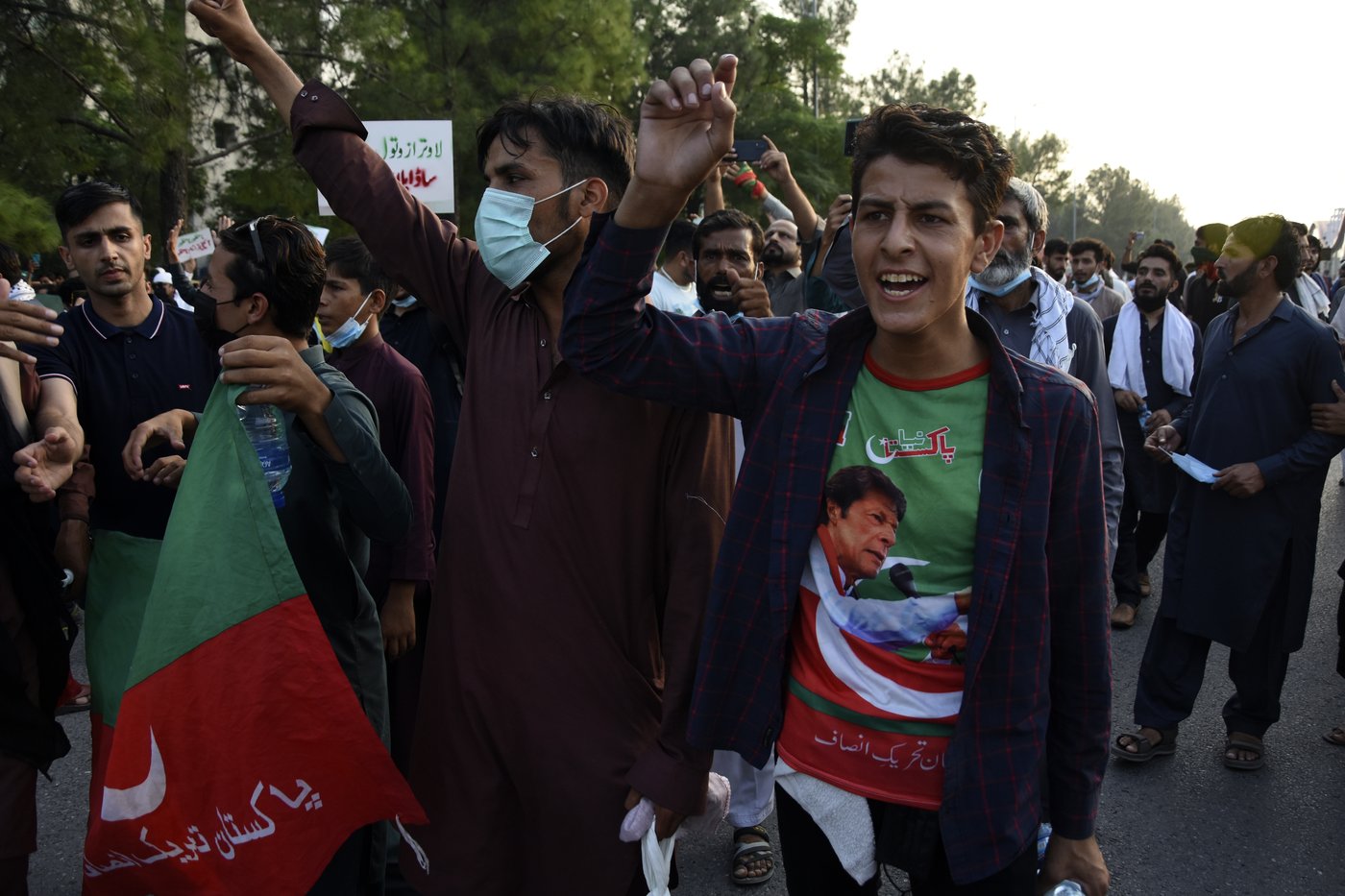 Pakistan capital locked down to thwart a rally to support ex-leader Imran Khan | iNFOnews.ca