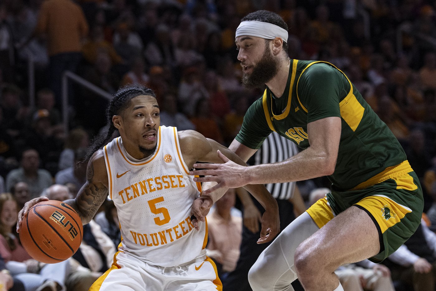 Chaz Lanier scores 24 to lead No. 1 Tennessee over Norfolk State 67-52 | iNFOnews.ca Chaz Lanier scores 24 to lead No. 1 Tennessee over Norfolk State 67-52 | iNFOnews.ca