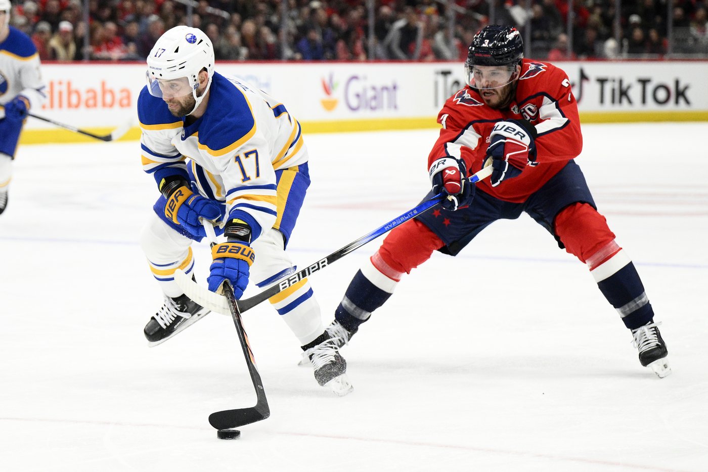 Wilson, surging Capitals hand Sabres ninth straight loss | iNFOnews.ca