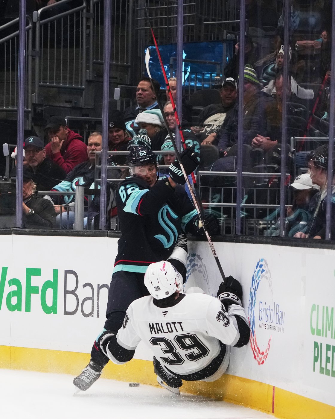 Kraken's Brandon Montour placed on injured reserve, expected to miss 4 weeks following hand surgery | iNFOnews.ca