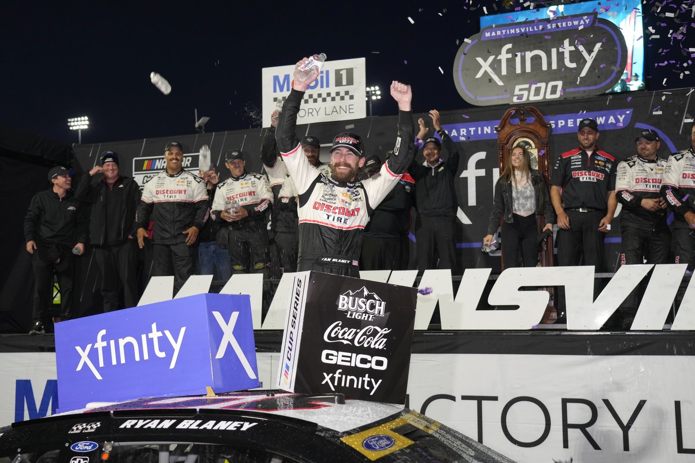 Blaney gets shot at back-to-back NASCAR titles after controversial finish at Martinsville Speedway | iNFOnews.ca Blaney gets shot at back-to-back NASCAR titles after controversial finish at Martinsville Speedway | iNFOnews.ca
