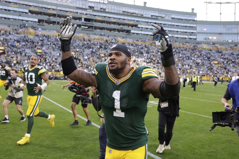 Micah Parsons surpassed Myles Garrett in salary. Now, his unbeaten Packers face Browns | iNFOnews.ca