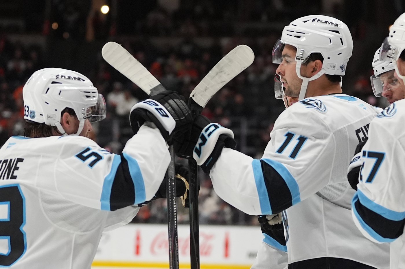 Olen Zellweger scores OT winner after Troy Terry's last-gasp tying goal in Ducks' 3-2 win over Utah | iNFOnews.ca
