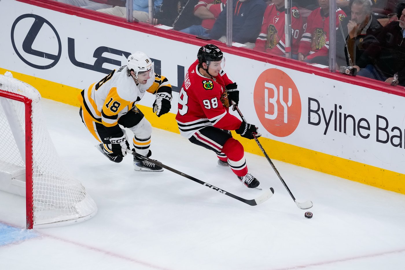 Blackhawks star Connor Bedard makes his season debut in victory over Penguins | iNFOnews.ca Blackhawks star Connor Bedard makes his season debut in victory over Penguins | iNFOnews.ca