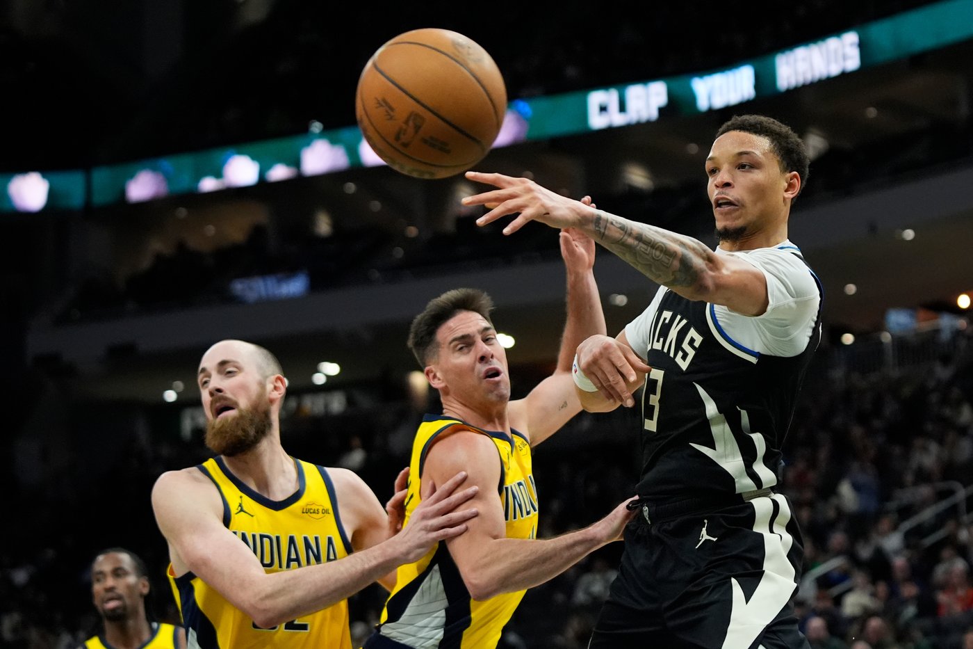 Giannis Antetokounmpo scores 31 points before getting injured, Bucks beat Pacers 134-123 | iNFOnews.ca
