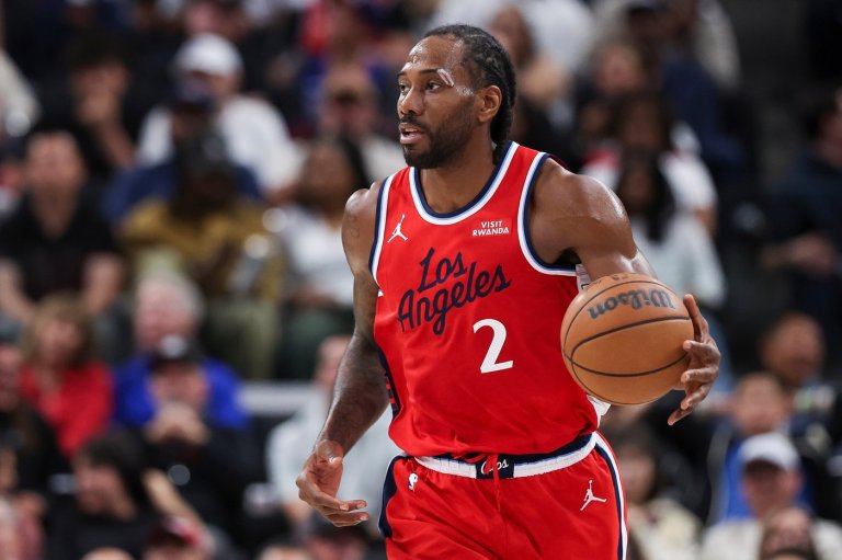 CP NewsAlert: Raptors-Clippers deal sending Leonard back to Toronto made official | iNFOnews.ca