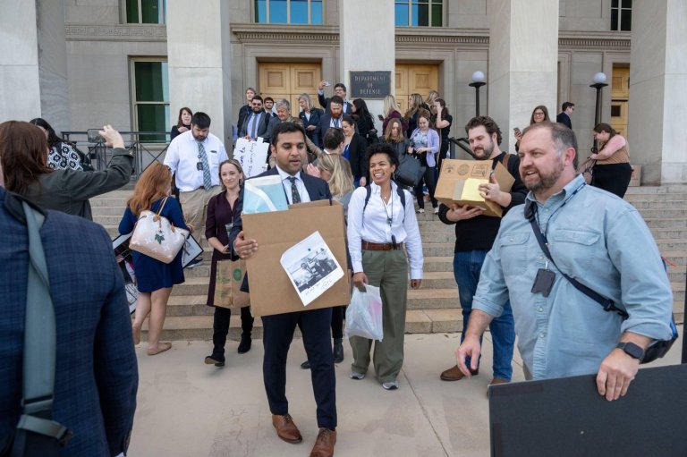 After others departed, Pentagon announces 'new' press corps filled with conservative news outlets | iNFOnews.ca
