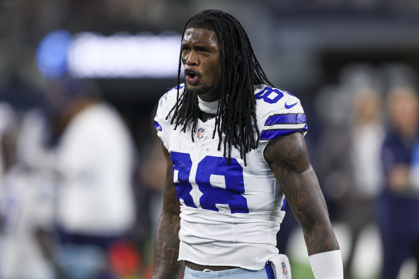 Cowboys fall at home again after piece of roof comes down before loss to Texans | iNFOnews.ca