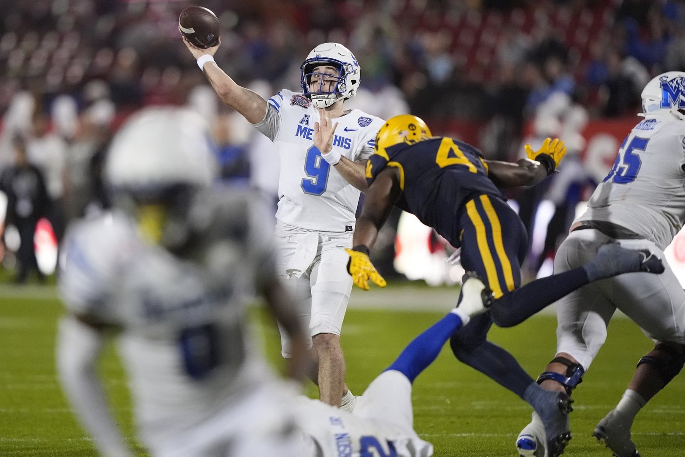 Seth Henigan matches AAC passing TD record as Memphis holds on for 42-37 win over WVU in Frisco Bowl | iNFOnews.ca Seth Henigan matches AAC passing TD record as Memphis holds on for 42-37 win over WVU in Frisco Bowl | iNFOnews.ca