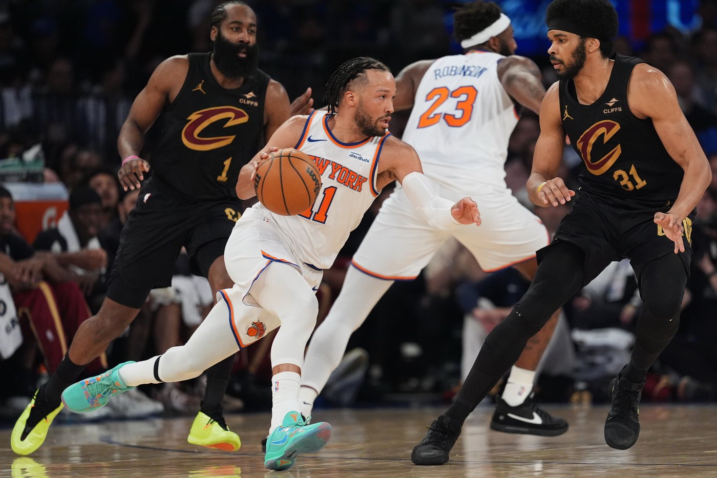 Jalen Brunson leads Knicks back from 22 down in the 4th for 115-104 win over Cavs in OT in Game 1 | iNFOnews.ca