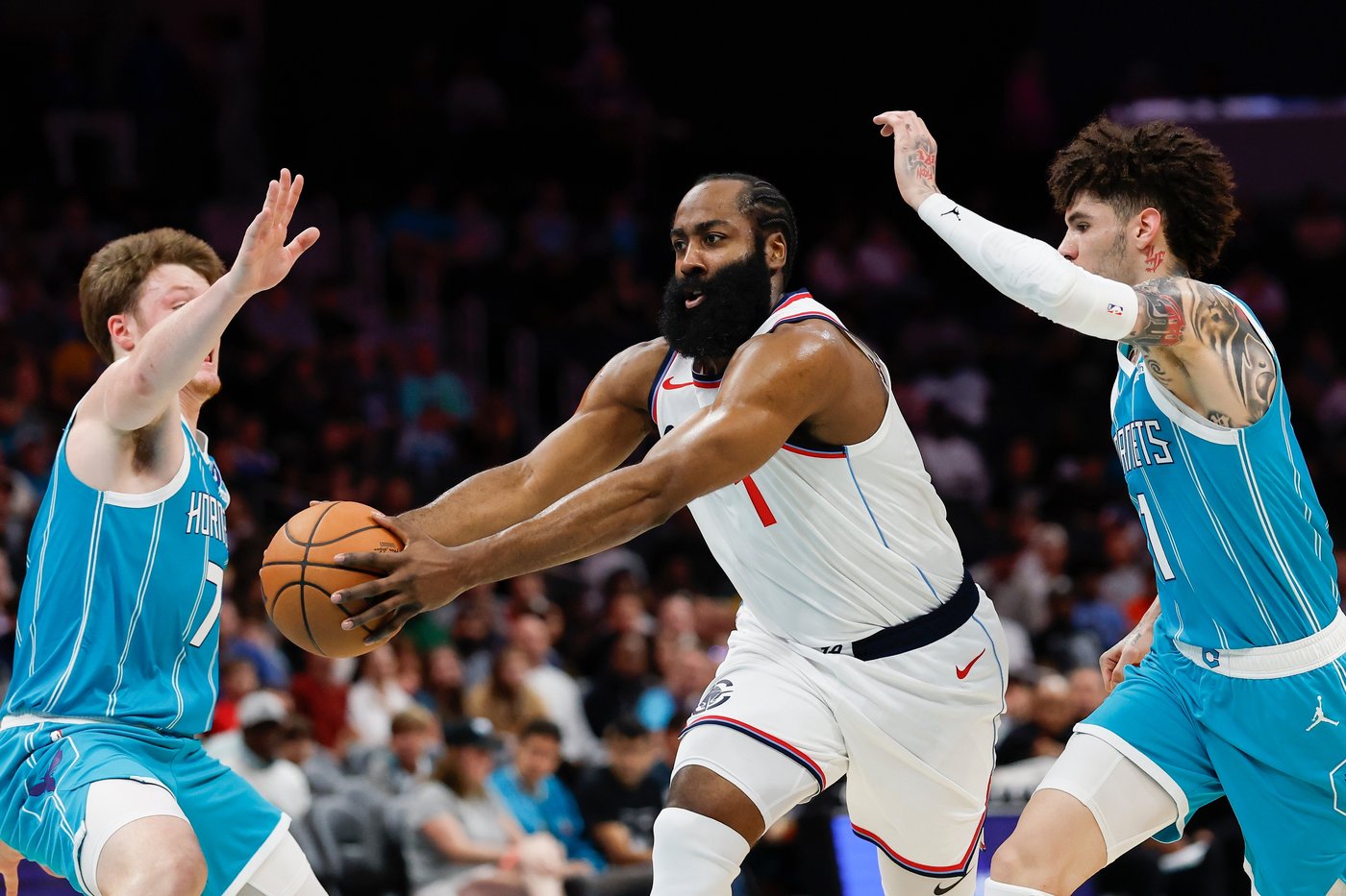 Harden erupts for 55, Clippers rout Hornets 131-116 in Paul's likely last game in North Carolina | iNFOnews.ca