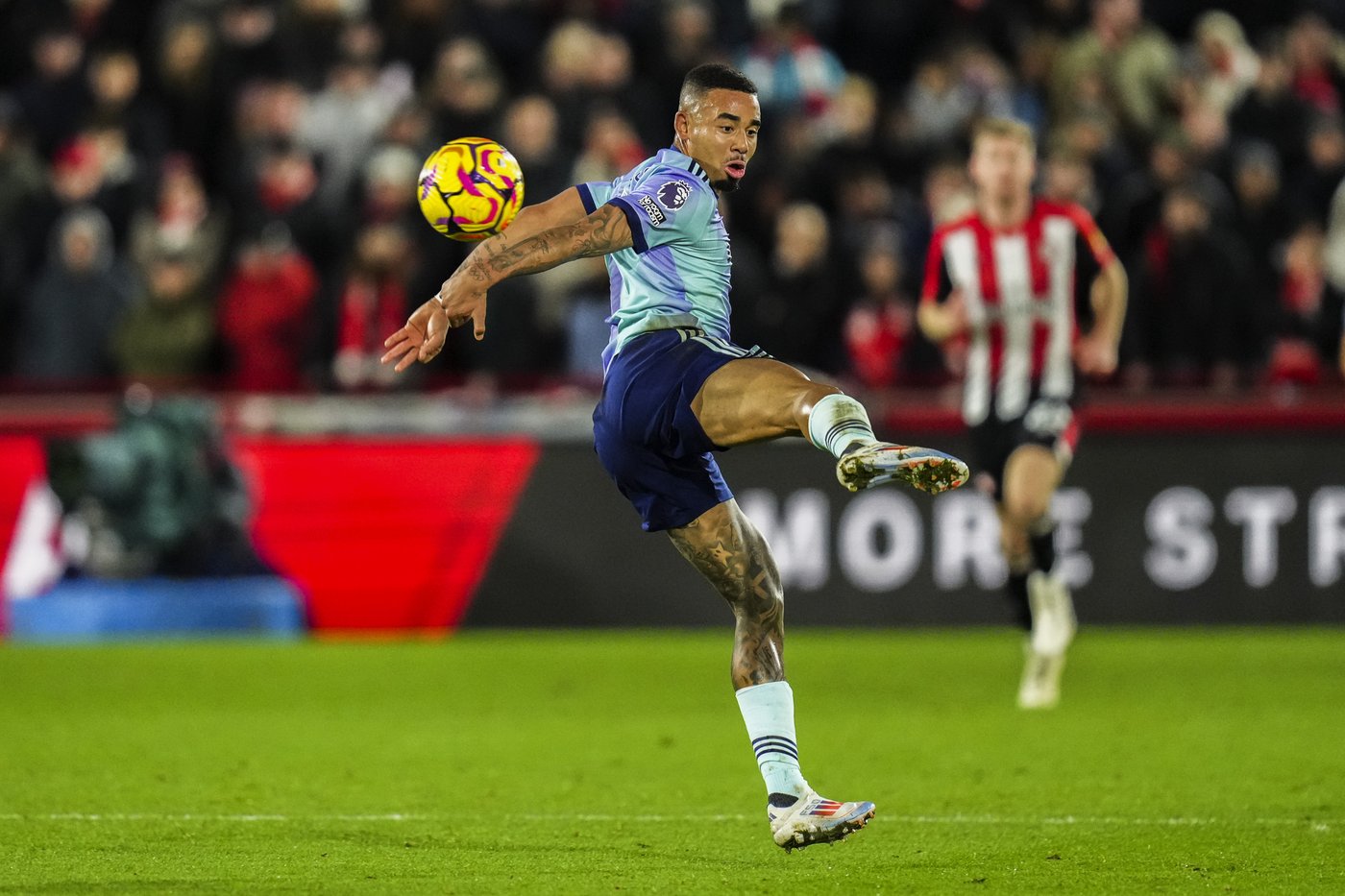 Arsenal moves up to 2nd place in Premier League with 3-1 win over Brentford | iNFOnews.ca