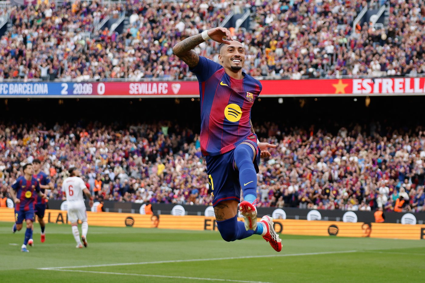 Hat trick for Raphinha as Barcelona beats Sevilla 5-2 to stay 4 points clear of Madrid | iNFOnews.ca