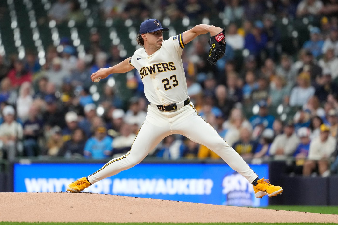 Brewers' Brandon Sproat leaves game with hamstring cramp. He doesn't expect to miss any more time | iNFOnews.ca